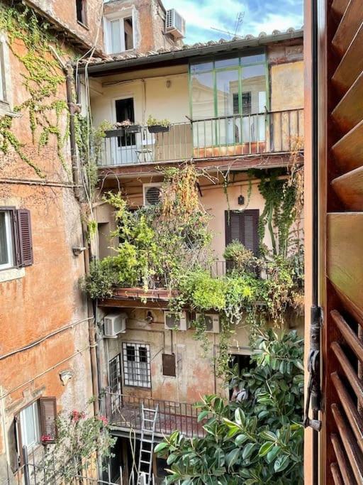 Lovely Apartment In Via Della Scala, Trastevere Róma Kültér fotó